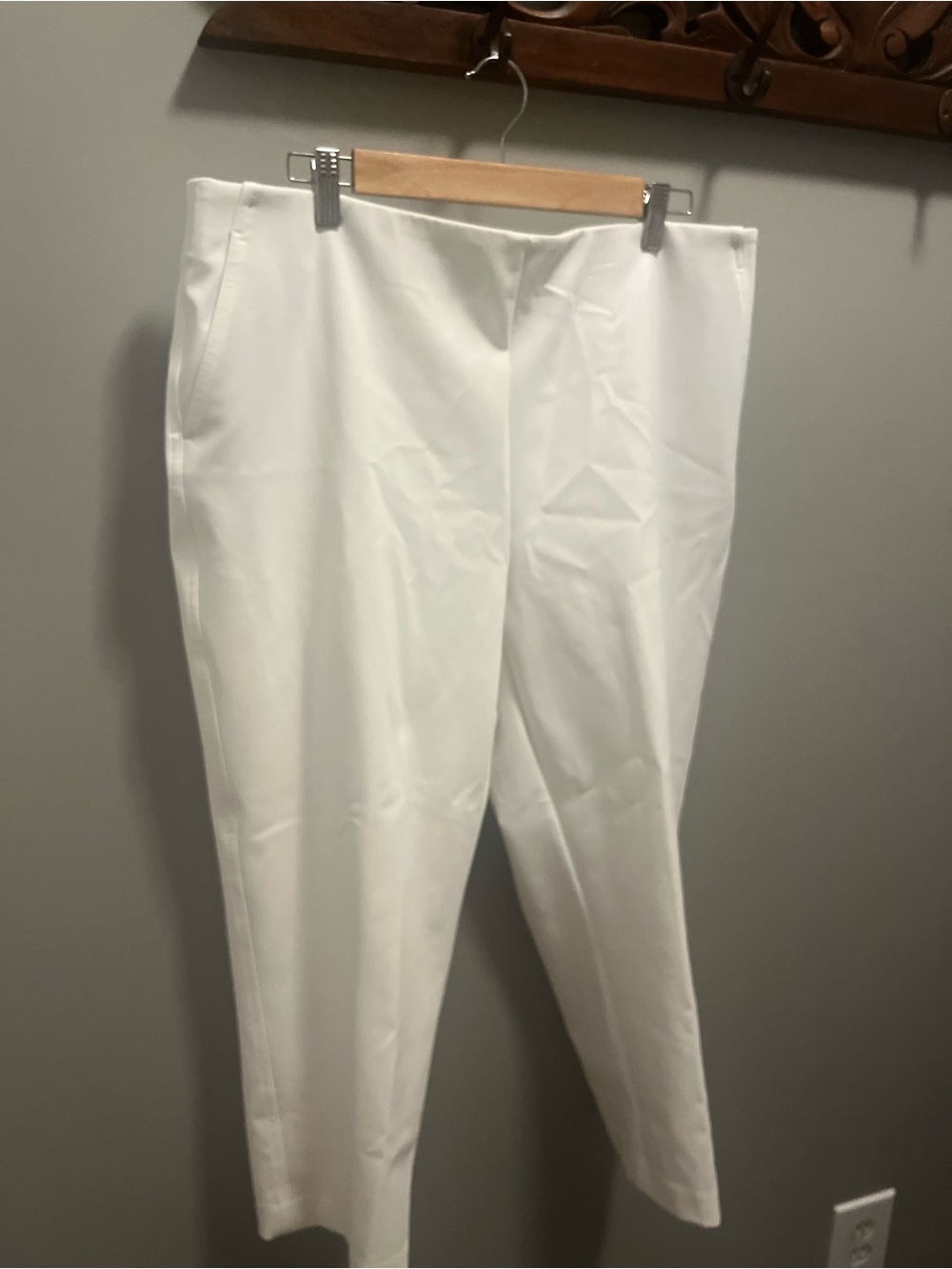 Rachel Zoe White Slim Straight Capris